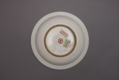 图片[3]-Imitate Ding kiln white glaze, cut flowers, cloud and dragon patterns, fold and wash-China Archive